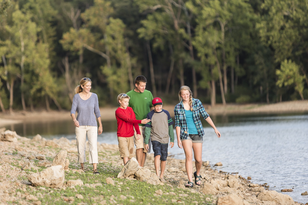 What Activities Can You Do at Table Rock Lake from Thousand Hills Resort Hotel?