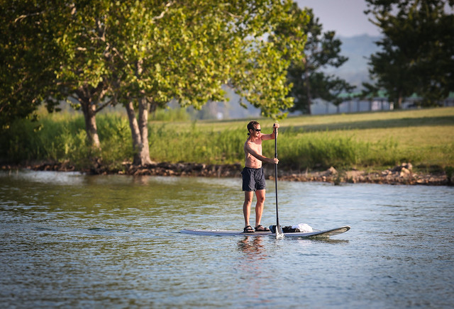 What boating options are available from the hotel area at Thousand Hills Resort Hotel in Branson Missouri