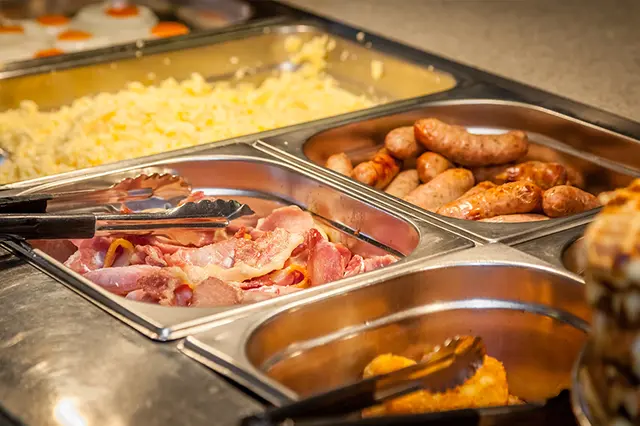 Does Thousand Hills Resort Hotel Include Free Breakfast?