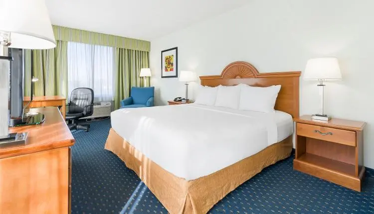Thousand Hills Resort Hotel exterior strong base for July 4th week Branson Missouri