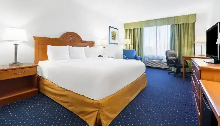 What Makes Thousand Hills Resort Hotel Different from Other Branson Hotels?